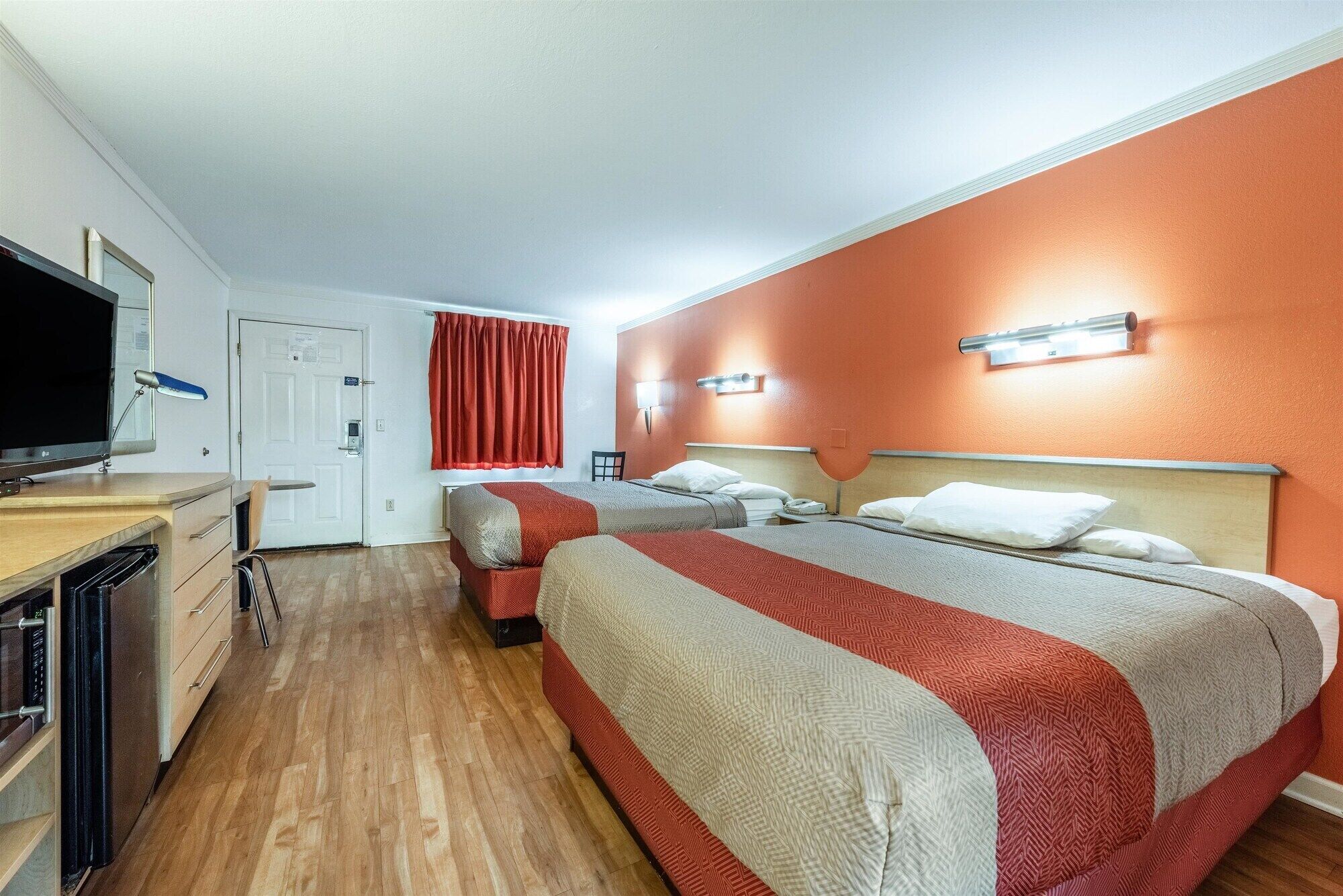 Free WiFi, bed sheets