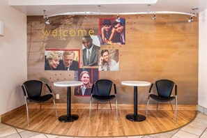 Sittområde i lobbyn