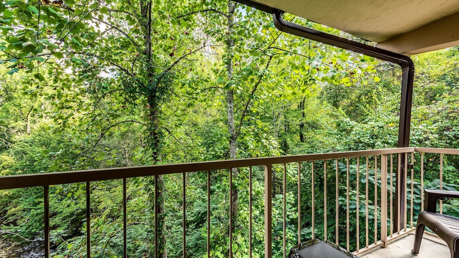 Motel 6 Gatlinburg, TN - Smoky Mountains