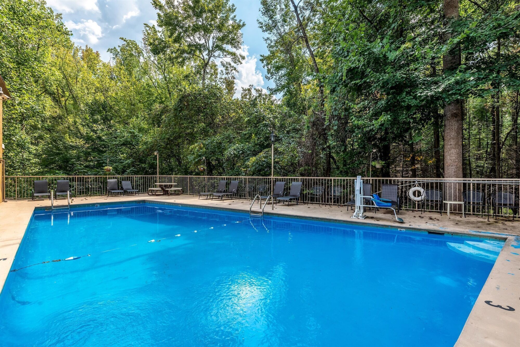 季節性室外游泳池