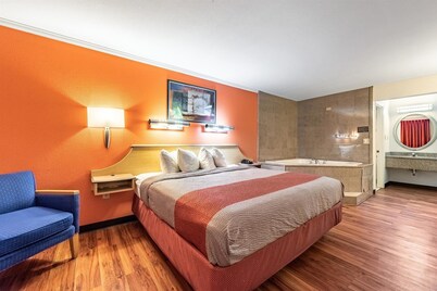 Motel 6 Gatlinburg, TN - Smoky Mountains