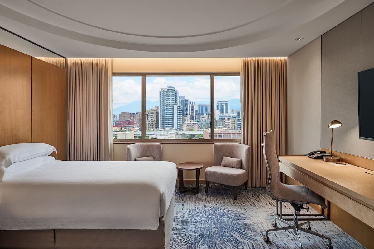 Deluxe Room, 2 Single Beds (Executive Lounge Access) | Street view
