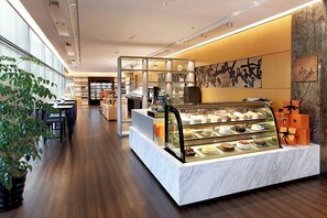 9 restaurants; ze serveren er ontbijt, lunch en diner 