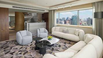 Premium bedding, minibar, in-room safe, desk