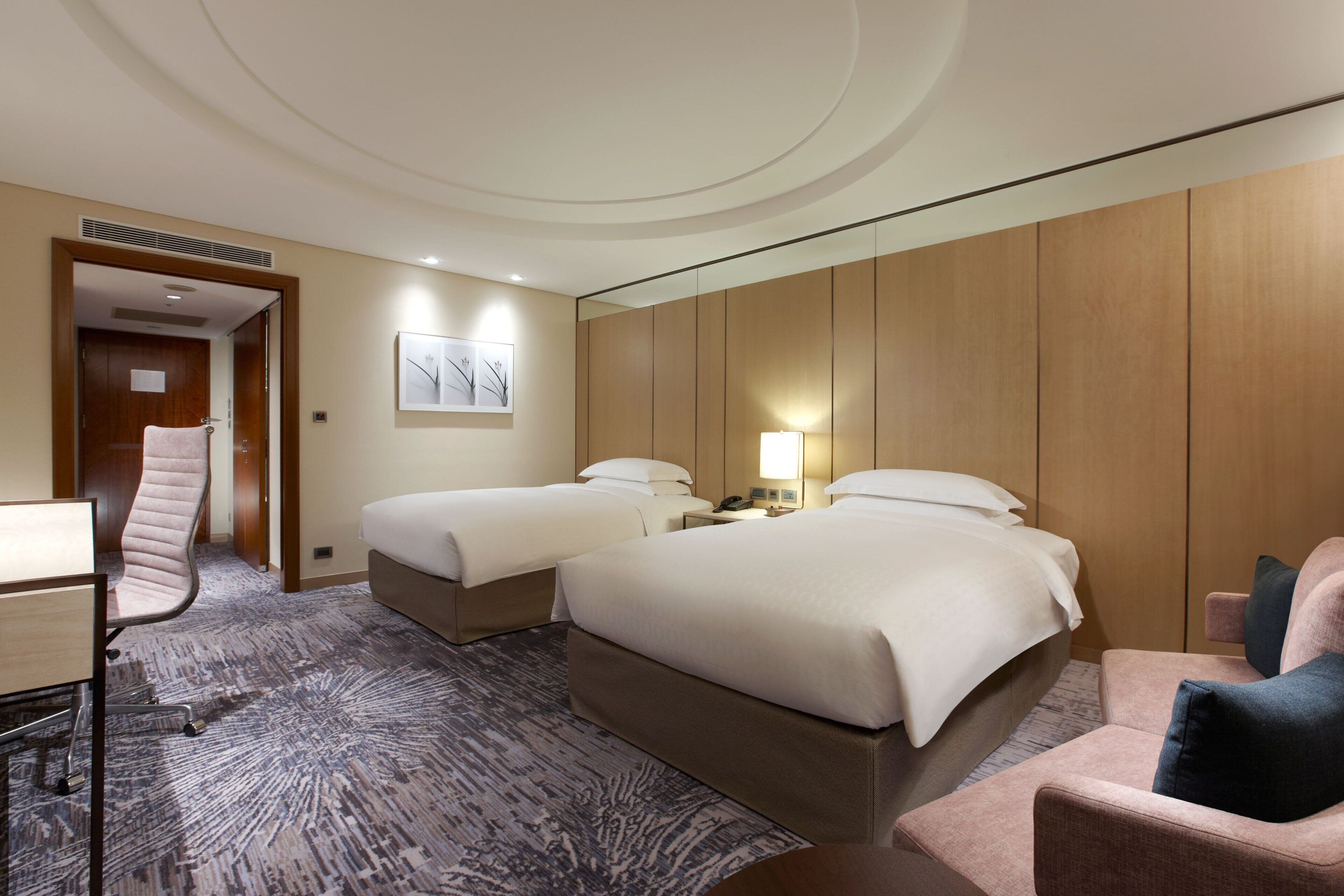 1 bedroom, premium bedding, minibar, in-room safe