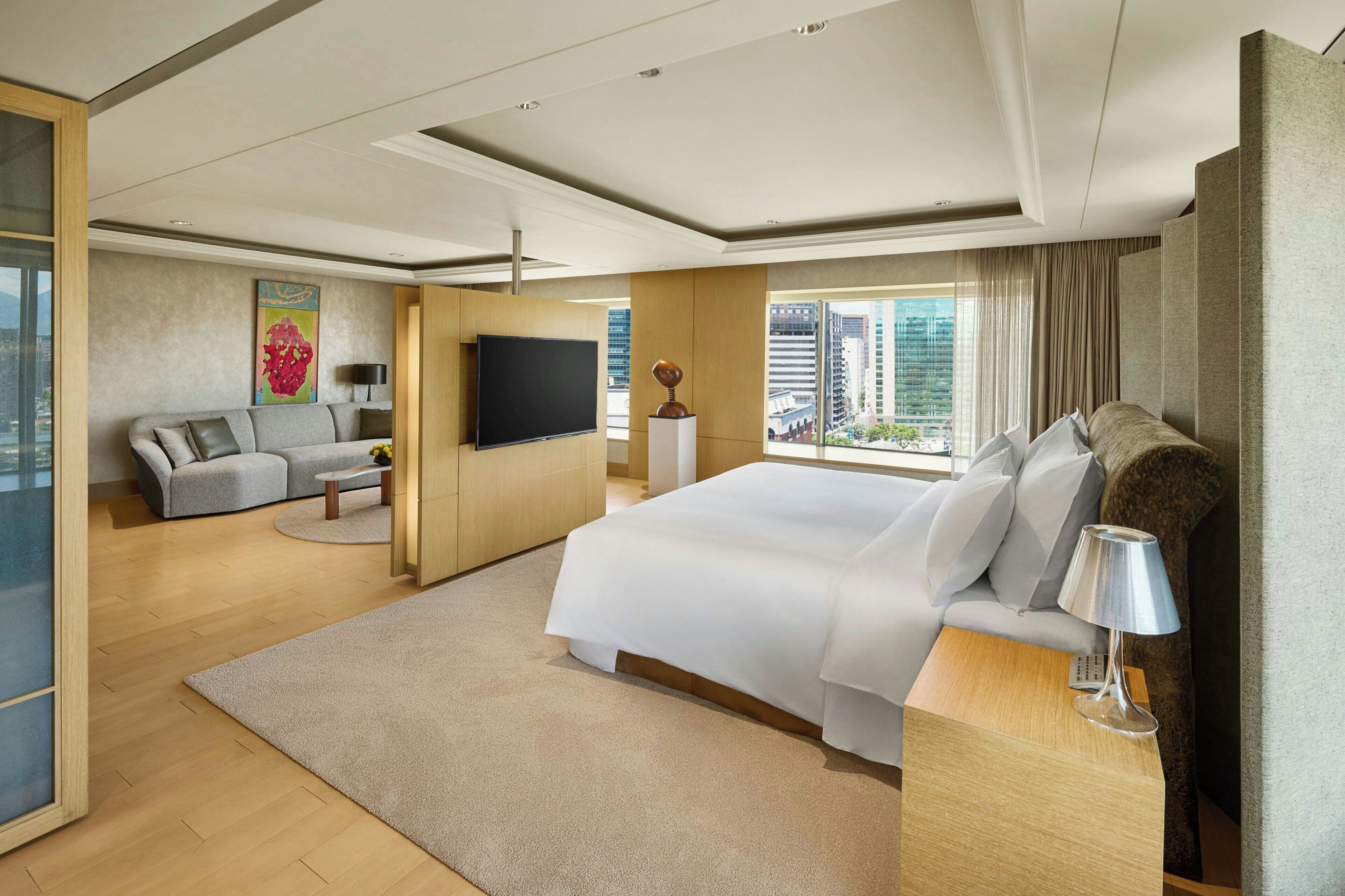 1 bedroom, premium bedding, minibar, in-room safe