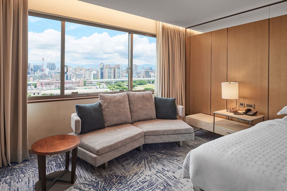 Executive Premier Room, 1 King Bed (Executive Lounge Access)