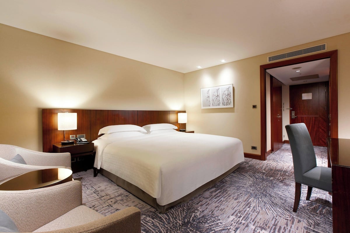 Chambre Deluxe, 1 très grand lit | 1 chambre, literie de qualité supérieure, minibar