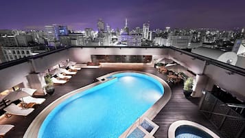 Seasonal outdoor pool