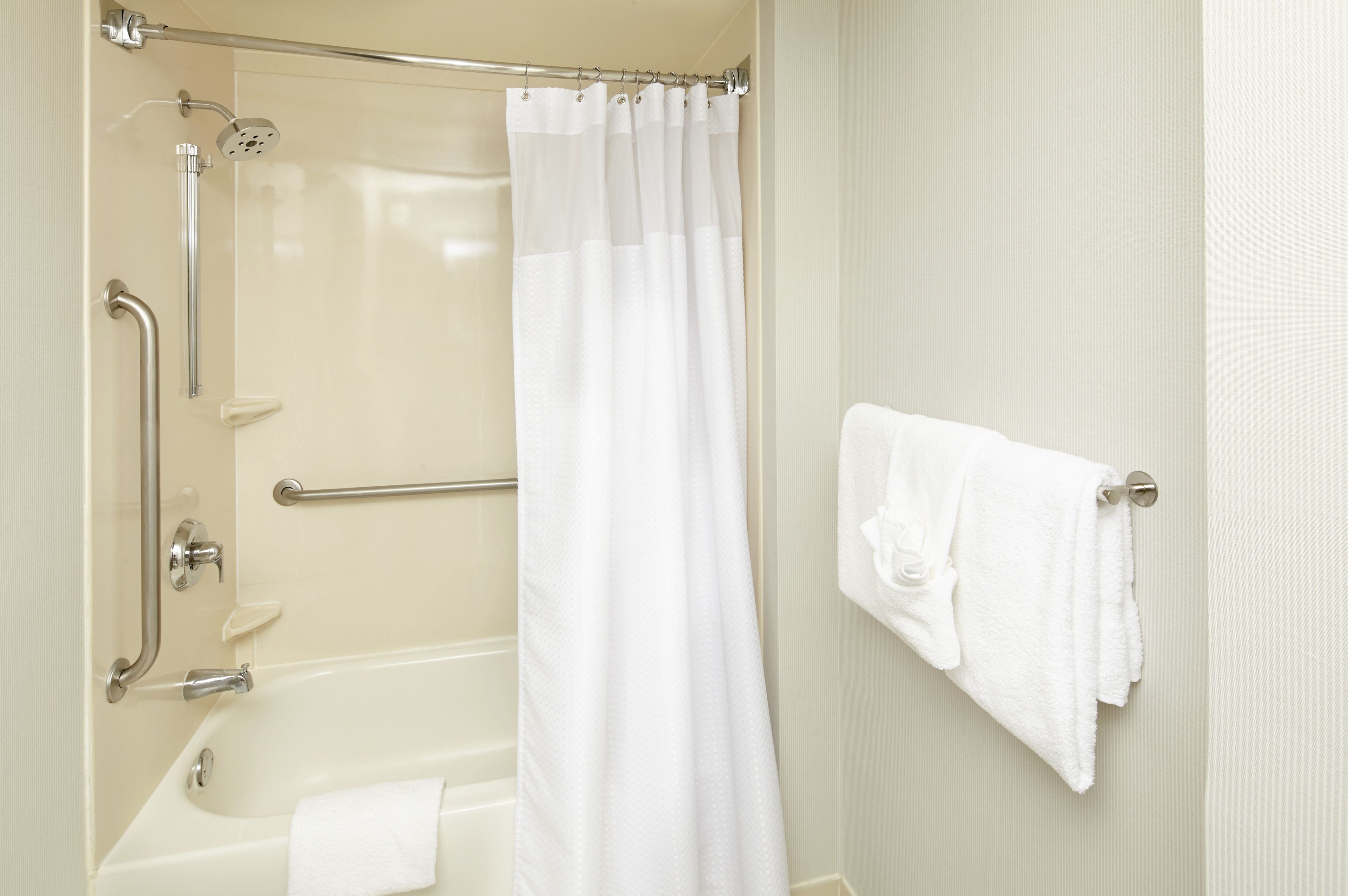 combined shower/bathtub, free toiletries, hair dryer, towels