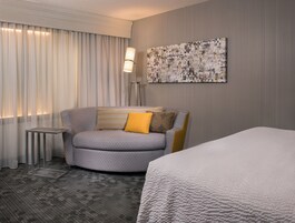 Escritorio y espacio para trabajar con un portátil