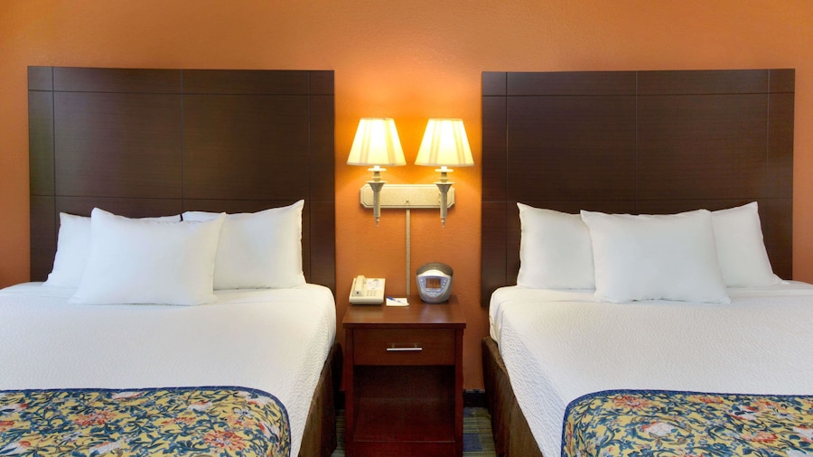 Days Inn by Wyndham Fremont