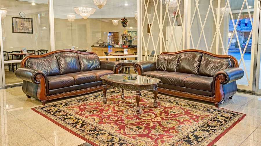 Howard Johnson by Wyndham Pikesville