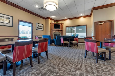 Free daily self-serve breakfast. Quality Inn Dover