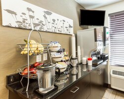 Free daily continental breakfast