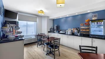 Free daily continental breakfast