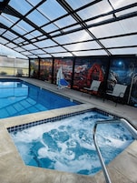 Una piscina techada
