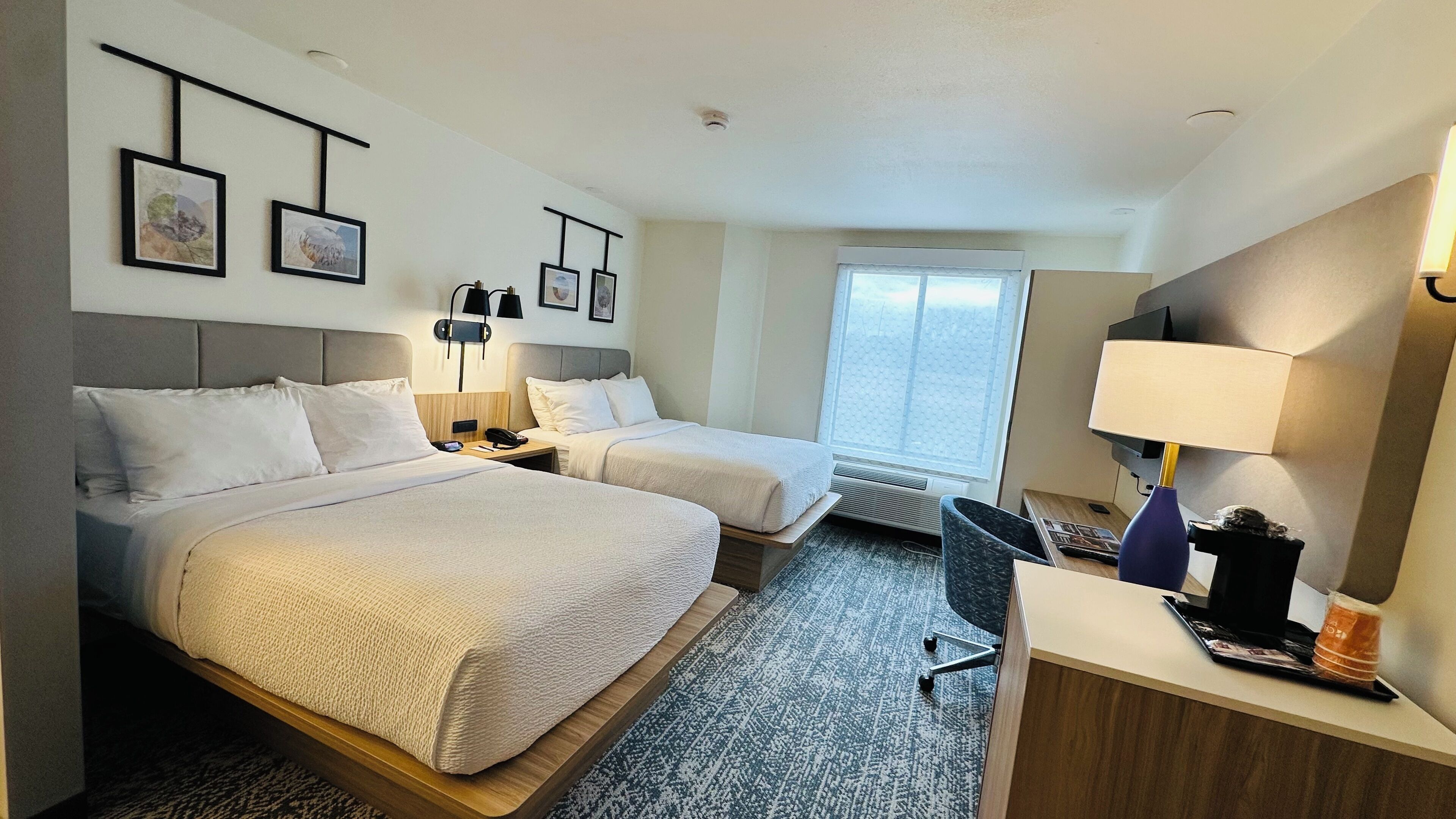 Standard-dobbeltværelse - 2 dobbeltsenge - ikke-ryger | Skrivebord, strygejern/strygebræt, gratis Wi-Fi, sengetøj