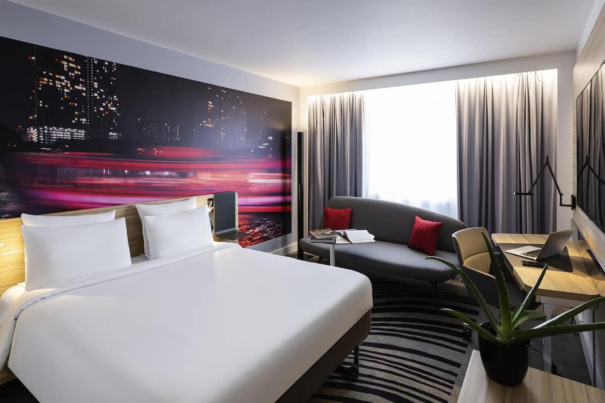 Premium bedding, in-room safe, desk, blackout curtains