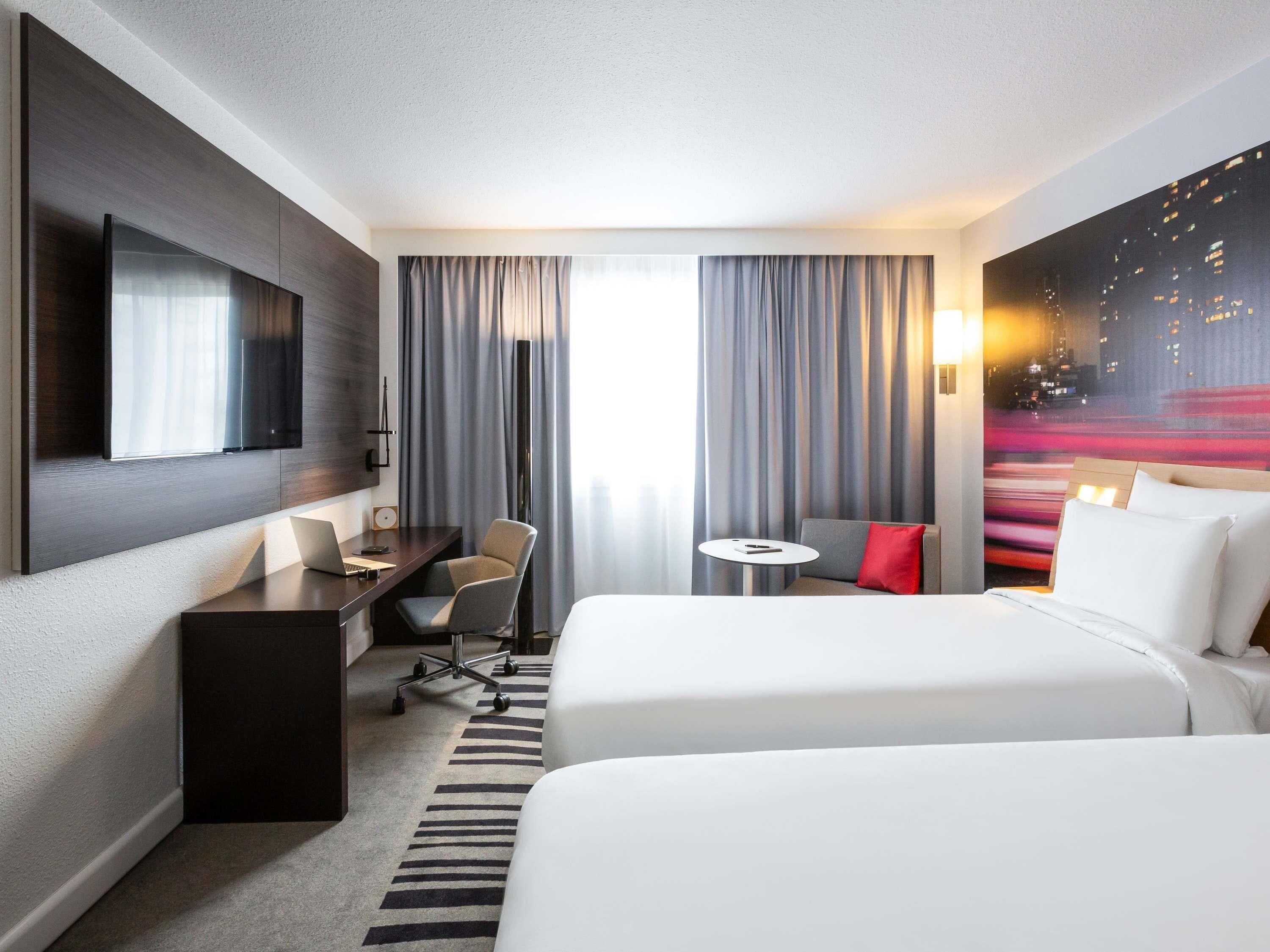 classic double room, 1 king bed | premium bedding, in-room safe, desk, blackout curtains