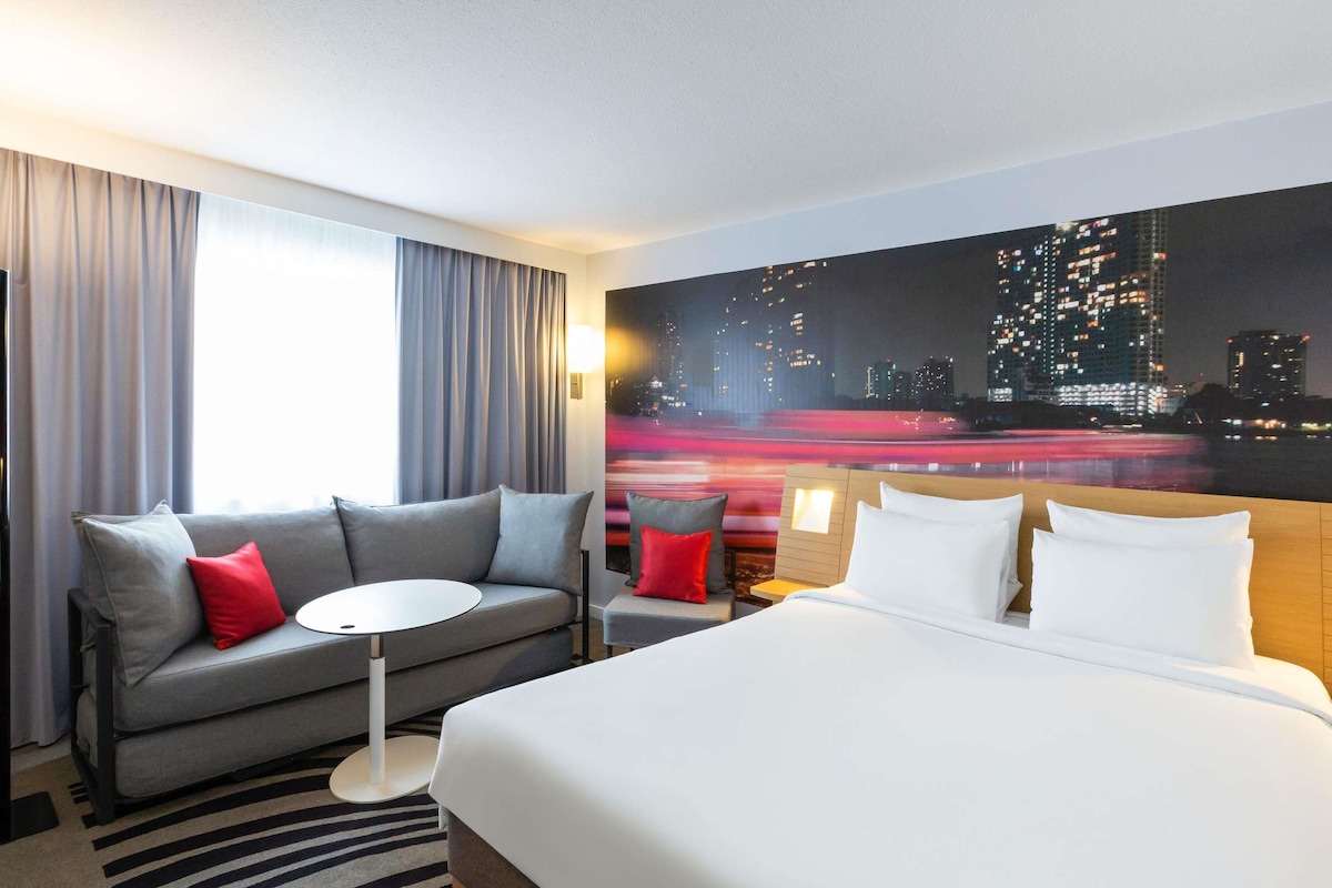 Classic Room (2 Children's Beds on Request) | Premium bedding, in-room safe, desk, blackout drapes