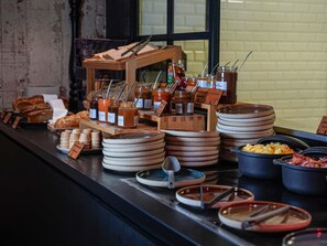 Desayuno buffet todos los días (con cargo)