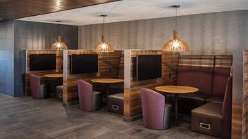 Desayuno a la carta todos los días (con cargo)