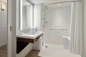 Combined shower/bathtub, designer toiletries, hair dryer, towels - Delta Hotels Denver Thornton (Northglenn)