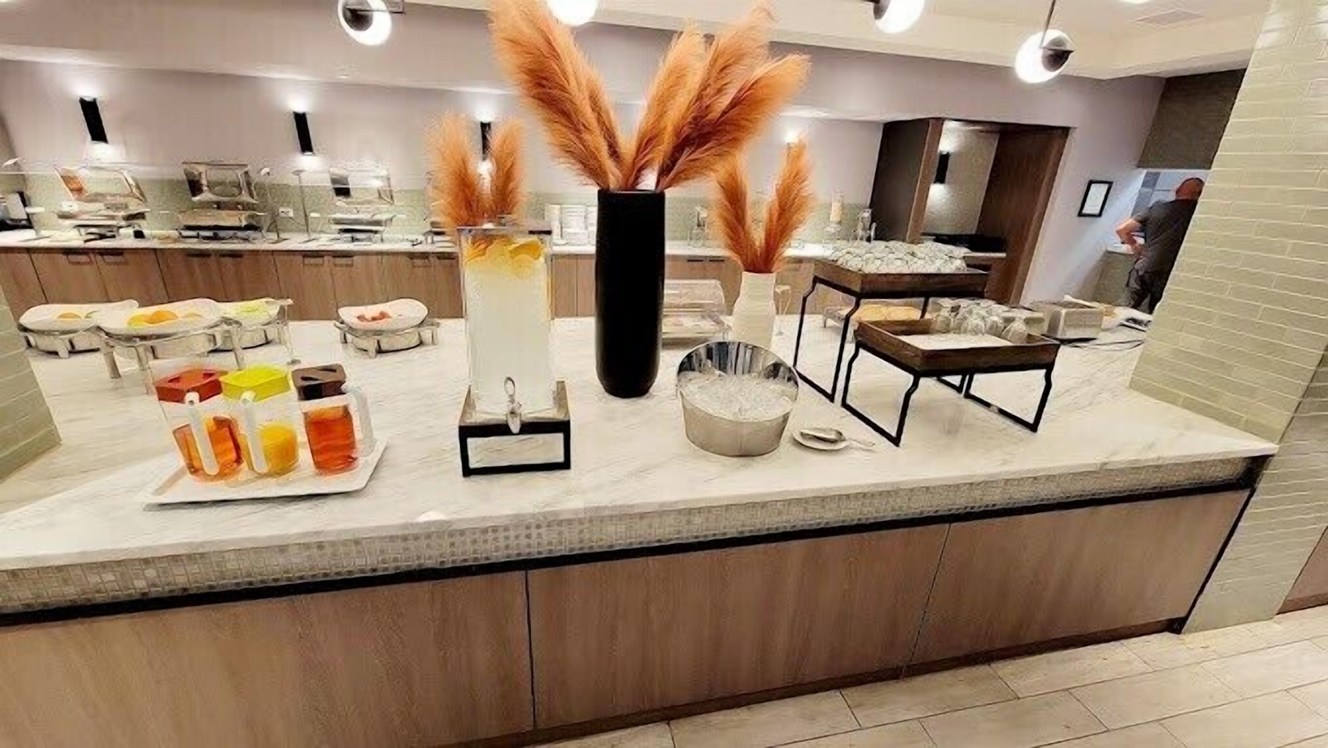 daily cooked-to-order breakfast for a fee