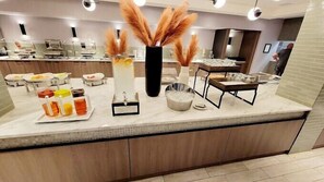 Daily to-go breakfast for a fee - Delta Hotels Denver Thornton (Northglenn)