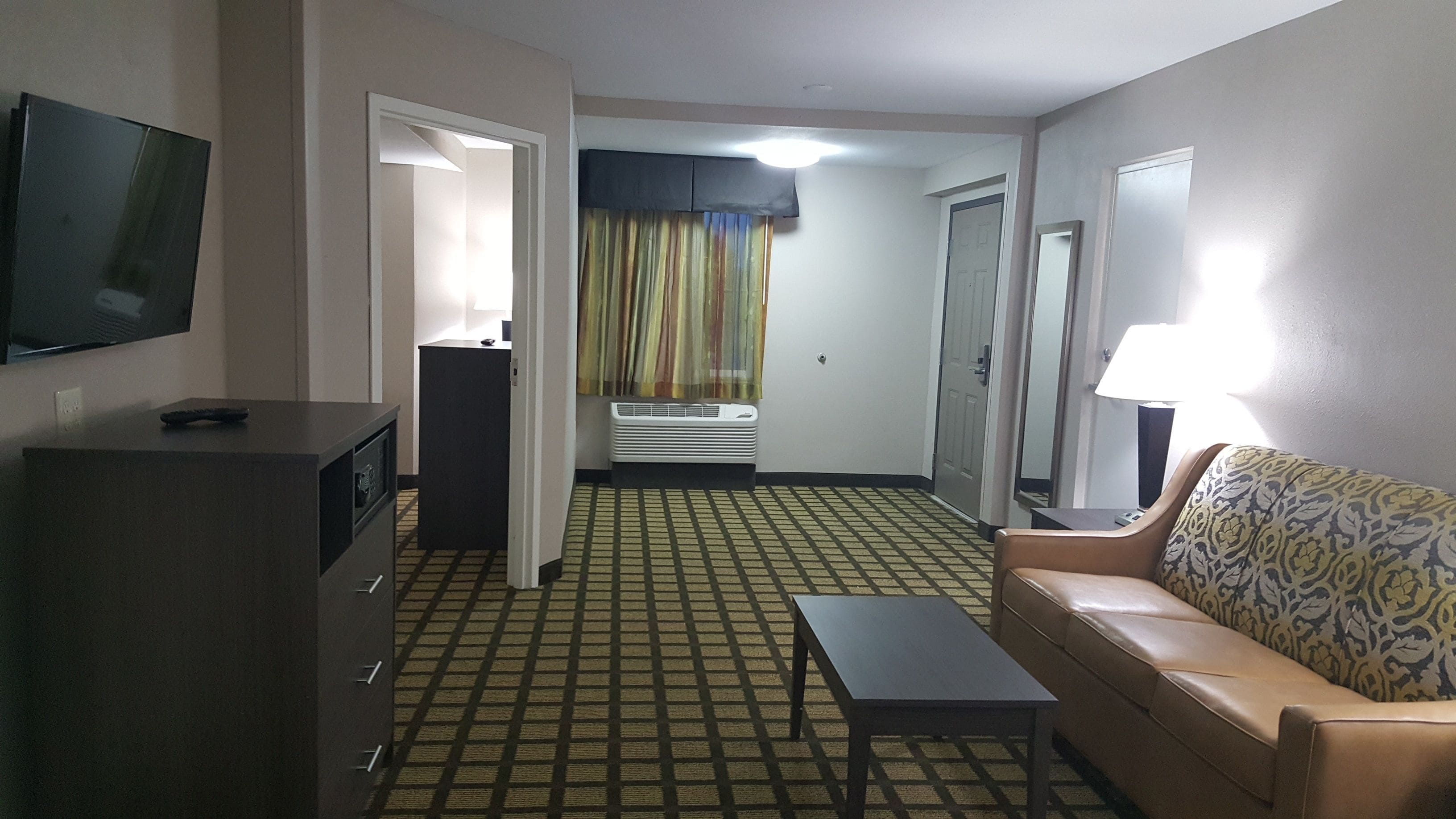 40-inch flat-screen tv with cable channels