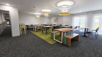 Free daily continental breakfast