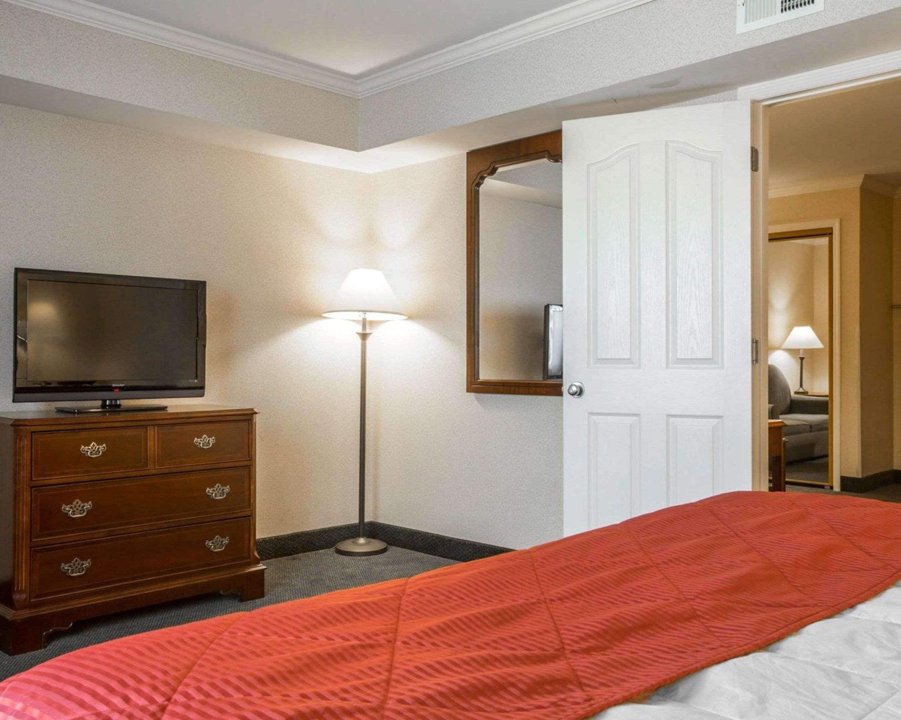 suite (1 king bed, 1 queen bed, large) | desk, blackout curtains, iron/ironing board, free cots/infant beds