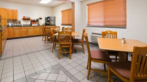 Free daily continental breakfast 