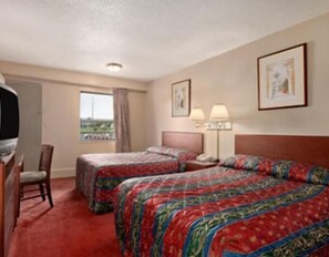 In-room safe, desk, free WiFi, bed sheets - Hilltop Inn (Pittsburgh)