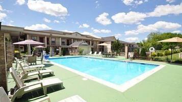 Seasonal outdoor pool, open 9 AM to 9 PM, sun loungers