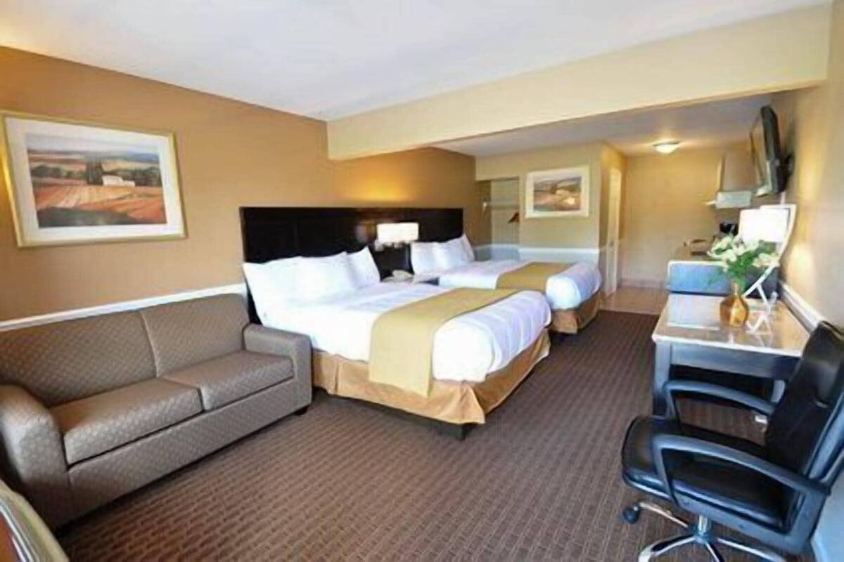 Desk, iron/ironing board, free WiFi, bed sheets