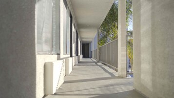 Ropa de cama de alta calidad y escritorio 