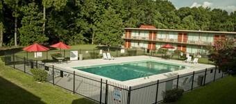 Express Inn & Suites