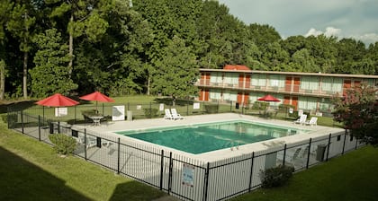 Express Inn & Suites
