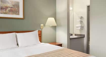 Travelodge by Wyndham Cranbrook