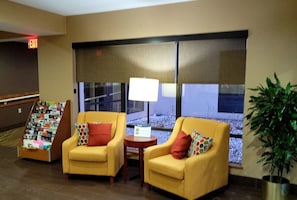 6 bars/lounges