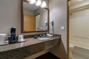 Combined shower/bathtub, hair dryer, towels