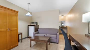 Standard Room, 1 Queen Bed, Accessible, Non Smoking | Desk, blackout drapes, iron/ironing board, free cribs/infant beds