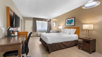 Standard Room, 1 Queen Bed, Non Smoking | Desk, blackout drapes, iron/ironing board, free cribs/infant beds