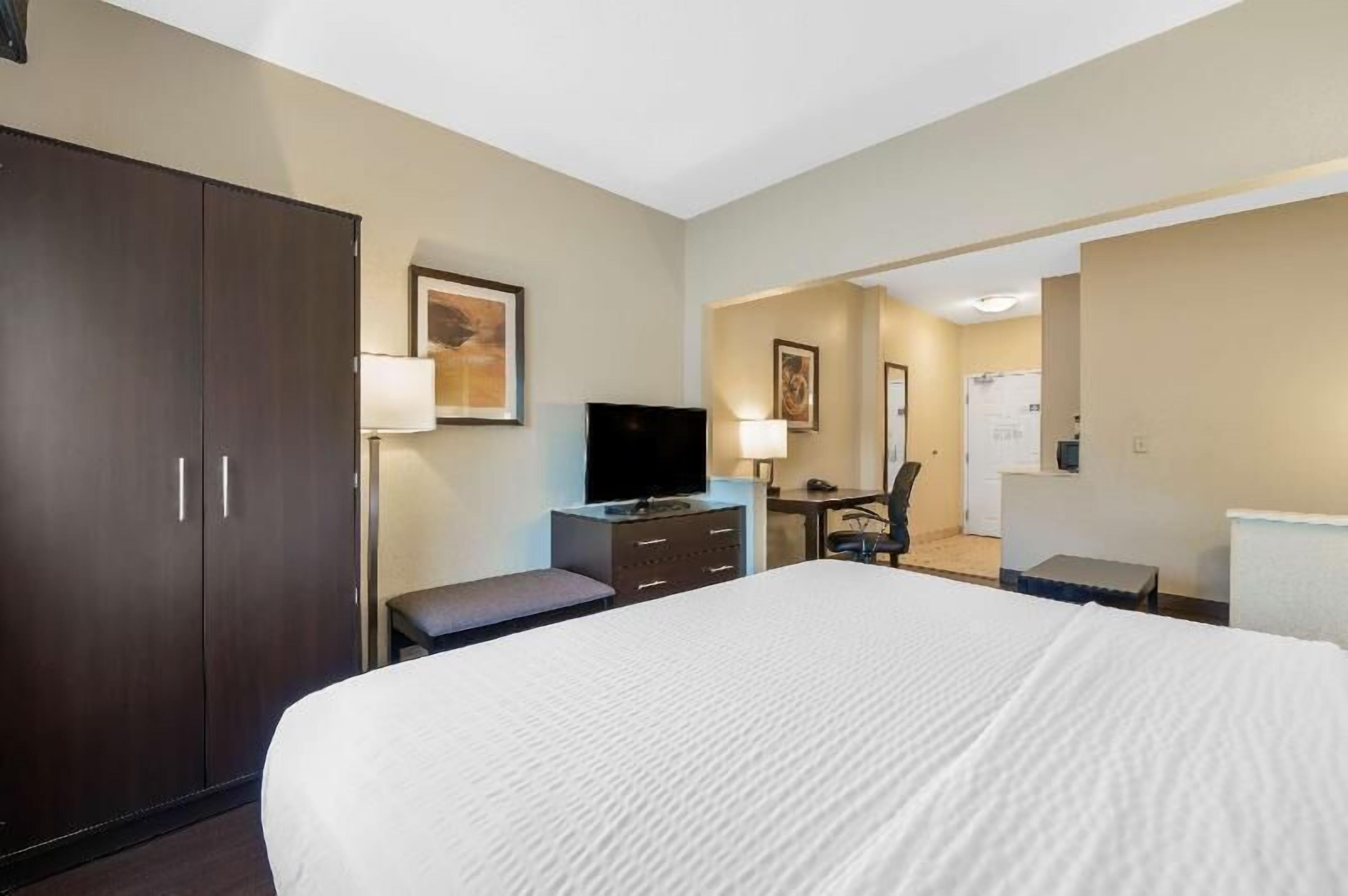 Pillow-top beds, desk, laptop workspace, iron/ironing board