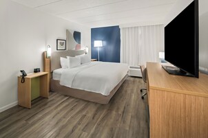 Premium bedding, pillowtop beds, in-room safe, desk