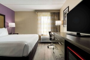 Premium bedding, pillowtop beds, in-room safe, desk