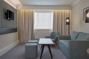 1 bedroom, desk, free cribs/infant beds, free rollaway beds