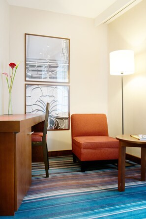 In-room safe, desk, soundproofing, free WiFi